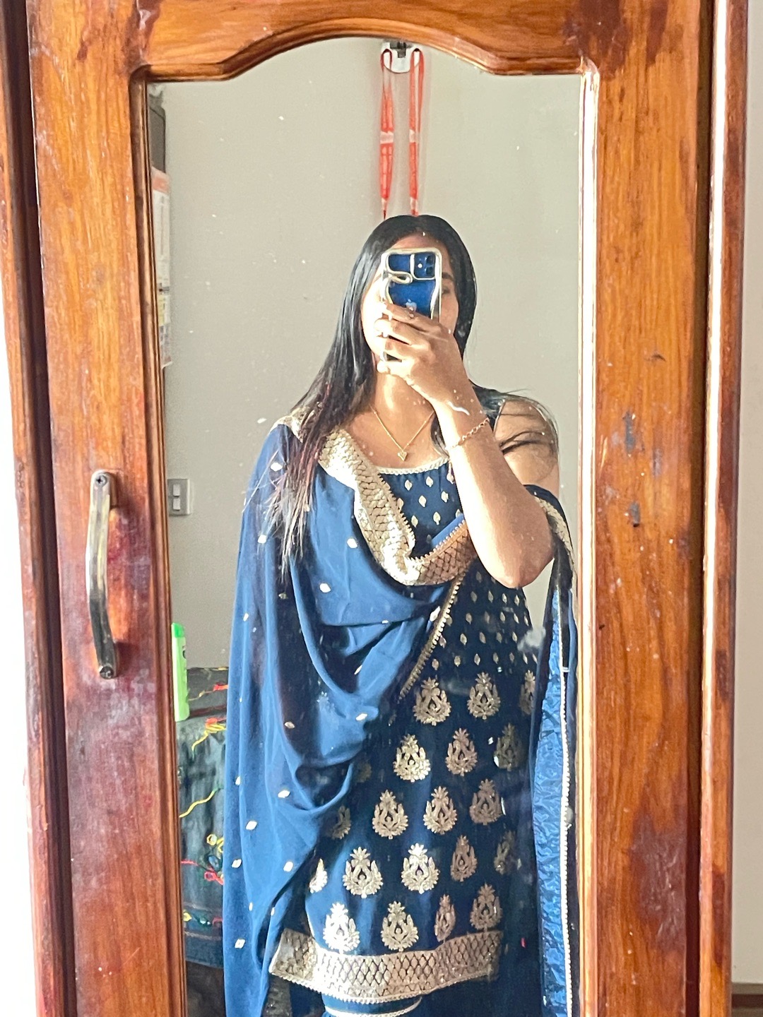 Royal Blue Embroidered Salwar Suit / 3-Piece Suit 3